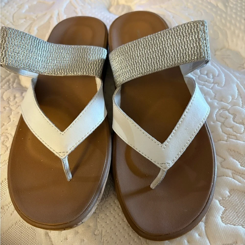 Rockport elegant white
